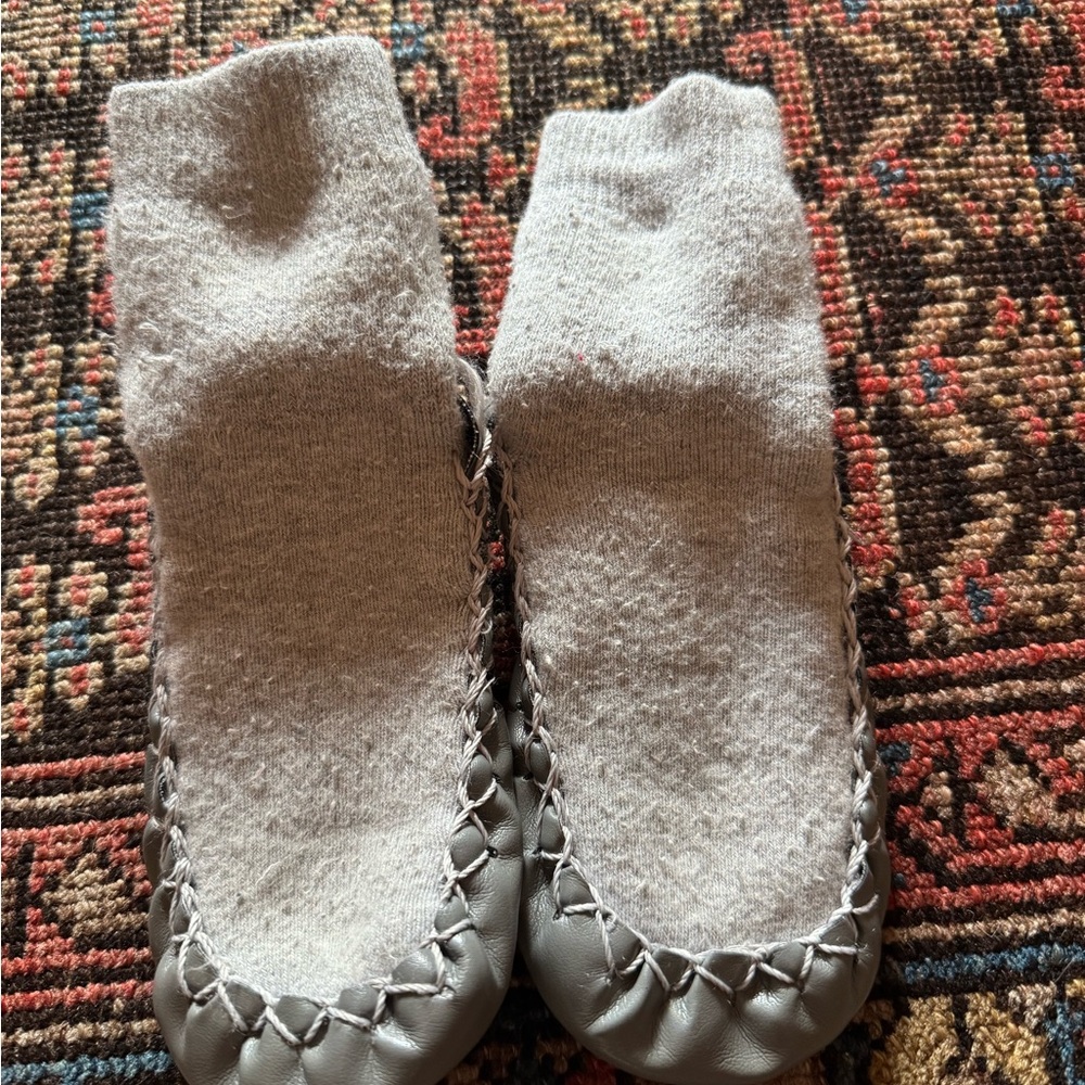 Cozy Gray Slipper Socks Hannah Andersson